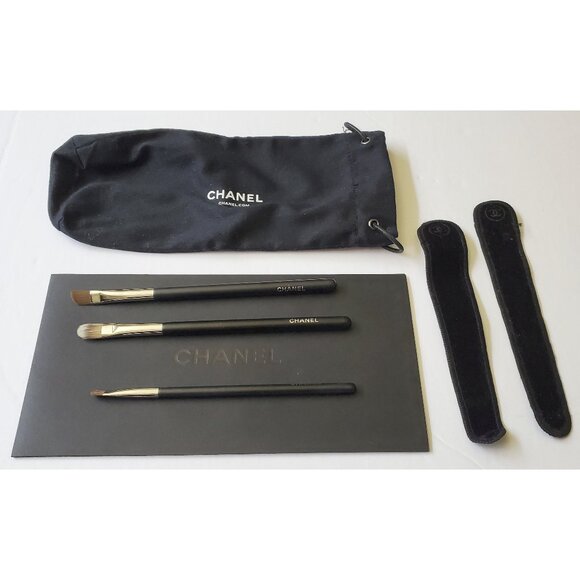 Set of 3 Chanel Makeup Brushes - velvet brush sleeves, drawstring bag - Picture 2 of 14